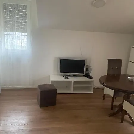 Amon Apartment *